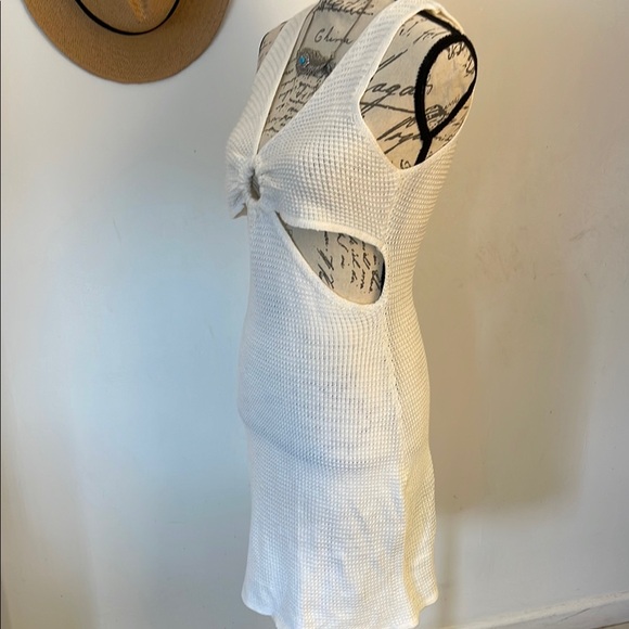 NEW White Knit Swim Coverup Size Medium - Picture 5 of 8